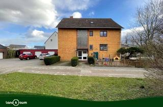 Anlageobjekt in 30855 Langenhagen, Solide Kapitalanlage: 4-Parteienhaus mit 2 Garagen + Stellplatz