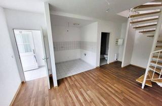 Wohnung kaufen in 08496 Neumark, Gemütliche 2-Raum-Maisonette zu verkaufen