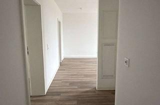 Wohnung mieten in Weißenfelser Straße 79, 06217 Merseburg, Erstbezug nach Sanierung: 2,5 Zimmer mit Balkon in bester Lage im Erdgeschoss