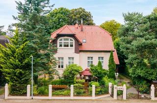 Villa kaufen in 15344 Strausberg, Villa im Gründerzeit-Stil mit Keller, Garage, Saunen, Einbauküchen - Gehdistanz S-Bahnhof Strausberg