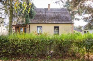 Haus kaufen in 15328 Bleyen-Genschmar, Bezahlbare Sanierungsimmobilie in Bleyen-Genschmar - Mit Keller, Nebengebäude und großem Garten