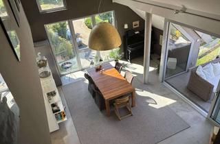 Villa kaufen in 79285 Ebringen, Licht, Luft, Raum - ein Haus mit besonderer Architektur! Durchdachte Villa zum Wohlfühlen mit Pool.