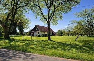 Grundstück zu kaufen in 27619 Schiffdorf, Natur pur in absoluter Alleinlage – 1.002 m² Grundstück mit Bestandsgebäude in Schifftdorf-Bramel