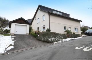 Einfamilienhaus kaufen in 59909 Bestwig, PROVISIONSFREI! Freist. EFH mit ELW zu 206 qm, 7 Zim., Garten, Terrasse, Garage etc. in Bestwig