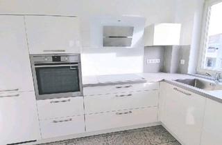 Wohnung kaufen in 47447 Moers, Moers - Eigentumswohnung 78 qm 2.OG mit Balkon