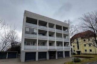 Wohnung kaufen in 09599 Freiberg, Kapitalanlage: Attraktive & vermietete 2-Zimmer-Wohnung mit Dachterrasse in Freiberg!