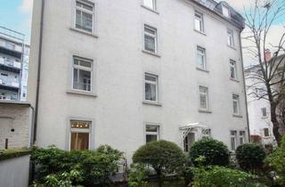 Wohnung kaufen in 60322 Nordend-West, Renovierungsbedürftige 2 Zimmer Altbauwohnung in Top Lage Nordends