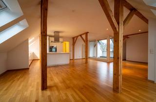 Wohnung kaufen in 79100 Wiehre, Holbeinviertel: Dachgeschoss in denkmalgeschützter Architektenvilla