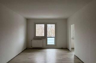 Wohnung mieten in Havelländer Ring 66, 12629 Hellersdorf, Geräumige Familienwohnung mit neuer Elektrik, Balkon und Wannenbad!