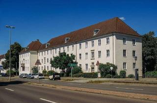 Wohnung mieten in Heinrich-Heine-Str. 15, 38440 Wolfsburg, Altbauwohnung sucht Nachmieter // 1.OG links