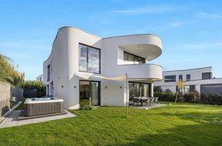 Villa kaufen in 60438 Frankfurt, VILLA DER EXTRAKLASSE IM WESTFLÜGEL RIEDBERG – 495 m² einzigartiger Wohnluxus