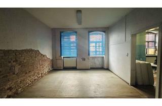 Haus kaufen in 16559 Liebenwalde, Renovierungsbedürftiges Haus am Marktplatz in Liebenwalde