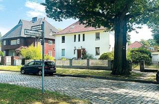 Villa kaufen in Beerenstraße 38, 14163 Zehlendorf, Altbauvilla als Zweifamilienhaus mit Bungalow-Anbau in gefragter Lage