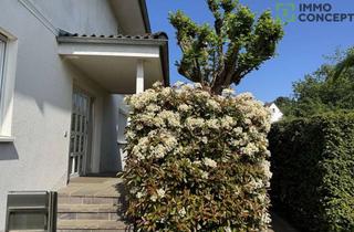 Villa kaufen in 65760 Eschborn, Villa mit großzügigem Raumkonzept, Au-pair-Apartment und PV-Anl., courtagefrei