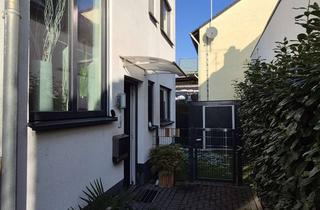 Haus mieten in 65795 Hattersheim, Modernes Reihenendhaus mit 4 Zimmern, Fahrradgarage, 2 Stellplätzen & vielen Extras