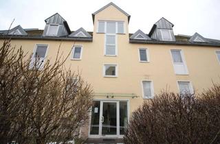 Wohnung kaufen in 01257 Niedersedlitz, Vermietete 1,5-Zimmer-Wohnung mit Balkon, Stellplatz und Kellerabteil