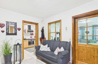 Wohnung kaufen in Lichtenfelser Str. 12, 96149 Breitengüßbach, Wunderschöne Altbauwohnung saniert, Seniorengerecht mit Stellplatz und Gartenanteil sofort verfügbar