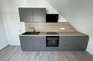 Wohnung mieten in Brucker Weg, 90522 Oberasbach, Neu renovierte 3-Zimmer-DG-Wohnung mit eigenem Garten, Terrasse, EBK sowie Garage in bester Lage