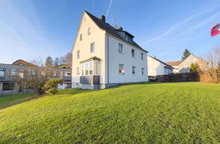 Haus kaufen in Sträßchen, 51399 Burscheid, Wohnen & Investieren: Großzügiges Eigenheim mit Mieteinnahmen und Baureserve