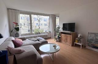 Wohnung kaufen in 70178 Stuttgart, Stuttgart - Großzügige 2,5-Zi.-OG-ETW mit viel Komfort in begehrter Lage von S-West