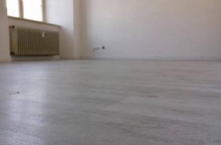 Wohnung kaufen in 78239 Rielasingen-Worblingen, Rielasingen-Worblingen - Wunderschönes Apartment mit Garage im Schloss Provisionsfrei