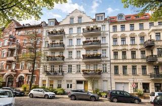 Wohnung kaufen in Isarstraße, 12059 Berlin, Berlin - Bezugsfreie, renovierungsbedürftige 3-Zimmer-Wohnung mit Altbaucharakter in Neukölln