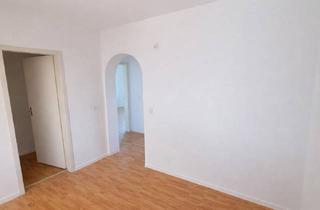 Wohnung kaufen in 47167 Obermarxloh, Attraktive Kapitalanlage: Renovierungsbedürftige 2-Zimmer-Wohnung in Duisburg-Neumühl.