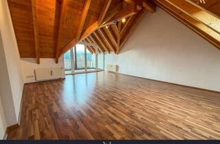 Wohnung kaufen in 78166 Donaueschingen, Wohnen mit Charme: Stilvolle 2,5-Zimmer-Dachgeschosswohnung in Donaueschingen-Wolterdingen