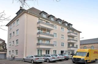 Wohnung kaufen in 76133 Innenstadt-West, Bestlage: Helle 3-Zimmer-Dachgeschosswohnung mit Garage