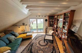 Wohnung mieten in Äußerer Schnepfen, 69207 Sandhausen, Charmante 2 Zimmer Dachgeschosswohnung in kleiner Einheit (6 Parteien) mit Balkon, EBK und Carport