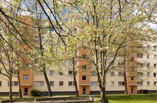 Sozialwohnungen mieten in Hagebuttenweg, 01169 Gorbitz-Nord/Neu-Omsewitz, Sanierte 3-Zimmer-Wohnung mit Balkon (WBS)!