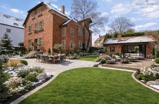 Haus kaufen in 90547 Stein, Charmantes Dreifamilienhaus mit Ausbaureserve im Dachgeschoss und großem Garten