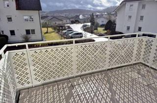 Wohnung kaufen in 98646 Hildburghausen, Ruhige 3-Raumwohnung in HBN Waldstadt mit großem Balkon und Traumblick - provisionsfrei