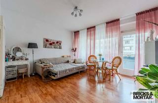 Wohnung kaufen in 10781 Schöneberg, Für Kapitalanleger oder spätere Eigennutzer:1-Zi.-Whg. mit sonniger Loggia im Bayerischen Viertel