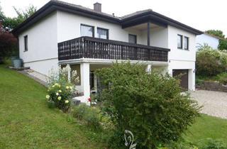 Haus kaufen in 97450 Arnstein, Wohnen mit Weitblick – schöner Bungalow mit Untergeschoss in ruhiger Feldrandlage