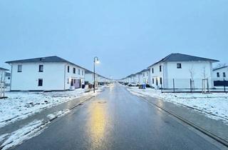 Haus mieten in Bienengasse, 16356 Werneuchen, Erstbezug ab sofort! Modernes Reihenhaus mit Traumblick in Ahrensfelde – Provisionsfrei