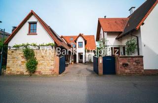 Einfamilienhaus kaufen in 67377 Gommersheim, Ehemaliger Dreiseitenhof – Mediterranes Wohnen in großzügigem Haupthaus & zwei weiteren Wohnungen