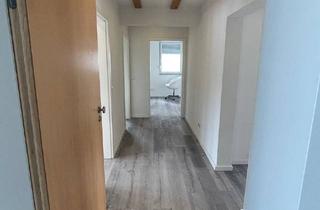 Wohnung kaufen in Klosterstraße, 79877 Friedenweiler, Geräumige 4-Zimmer-Maisonette-Dachgeschosswohnung in Friedenweiler – Nähe Titisee