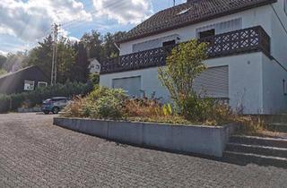 Einfamilienhaus kaufen in 57555 Mudersbach, Mudersbach - Einfamilienhaus mit Einliegerwohnung mit Garten, Hof und Aussicht