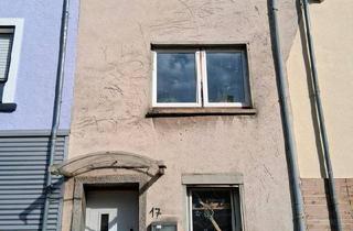 Haus kaufen in 66787 Wadgassen, Wadgassen - Immobilie mit Entwicklungspotetial in Wadgassen - provisionsfrei