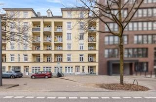 Wohnung kaufen in 22309 Barmbek-Nord, Stilvolle Altbauwohnung mit Balkon in Hamburg-Barmbek