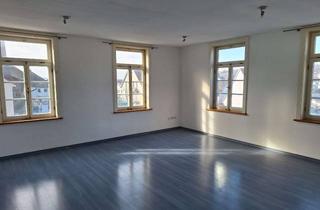 Wohnung mieten in Kirchheimer Straße, 73274 Notzingen, Helle 2,5-Zimmer Wohnung mit Balkon im 1. OG in Notzingen