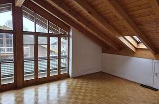 Wohnung mieten in 83607 Holzkirchen, 2-Zimmer Dachgeschosswohnung in Holzkirchen, gepflegt, Balkon