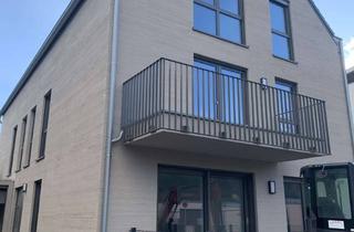 Wohnung mieten in Ernst-Reuter-Straße 165, 50354 Hürth, Helle2-Zimmer Wohnung mit Terrasse Erstbezug/Barrierefrei/KFW 55ee Standard