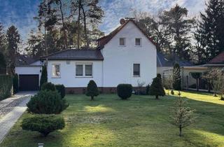 Einfamilienhaus kaufen in 15738 Zeuthen, Charmantes Einfamilienhaus auf großzügigem Grundstück mit Doppelgarage & Pool