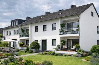 Mehrfamilienhaus kaufen in 40764 Langenfeld, Mehrfamilienhaus mit 4 Wohnungen&ausbaufähigen Dachgeschoss ,grossem Grundstück & Baureserven