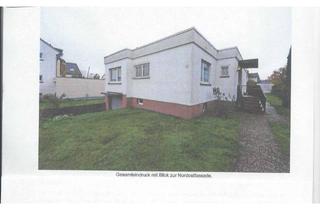 Haus kaufen in Albanstraße 20, 65795 Hattersheim, Bungalow auf 1148 qm großem Grundstück in guter Lage zu verkaufen