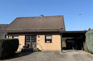 Einfamilienhaus kaufen in Lösser Weg 51, 57319 Bad Berleburg, Einfamilienhaus mit Carport in Stadtrandlage von Bad Berleburg