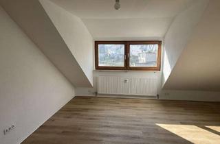 Wohnung kaufen in Kleiststraße 11, 71720 Oberstenfeld, Komplett renovierte 2-Zimmer Dachgeschosswohnung incl. Stellplatz