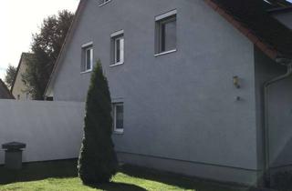 Wohnung mieten in Mosbacher Weg, 91555 Feuchtwangen, 2 1/2 Zimmer auf 2 Etagen mit Terrasse, kl. Garten, Carport + Einbauküche in Feuchtwangen